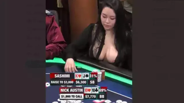Imagem ilustrativa da notícia Vídeo: jogadora distrai rivais com seios "falsos" no poker