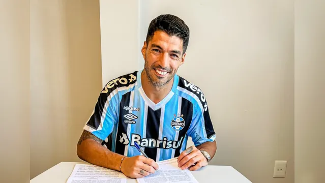 Imagem ilustrativa da notícia Grêmio anuncia contratação de Suárez por duas temporadas