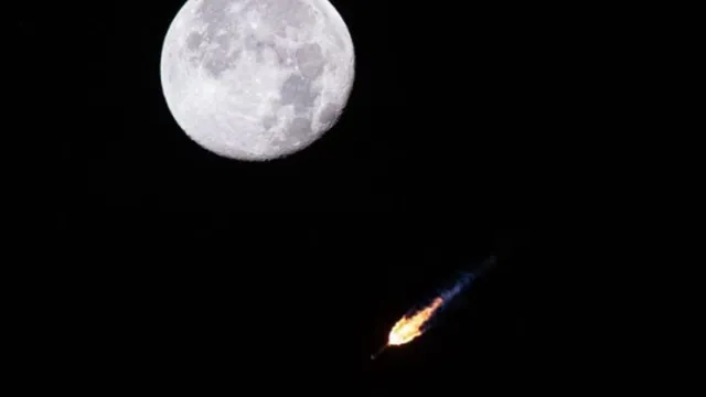 Imagem ilustrativa da notícia Nasa realiza com sucesso manobra de sobrevoo lunar