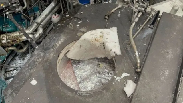 Imagem ilustrativa da notícia Operário cai em tanque de alumínio líquido a 720°C 