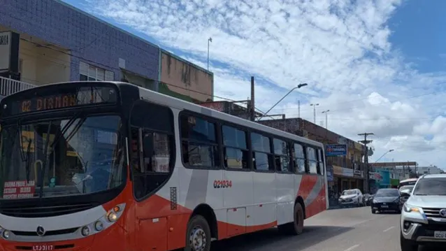 Imagem ilustrativa da notícia Passagem
de ônibus urbano em Santarém sobe para R$ 4,00