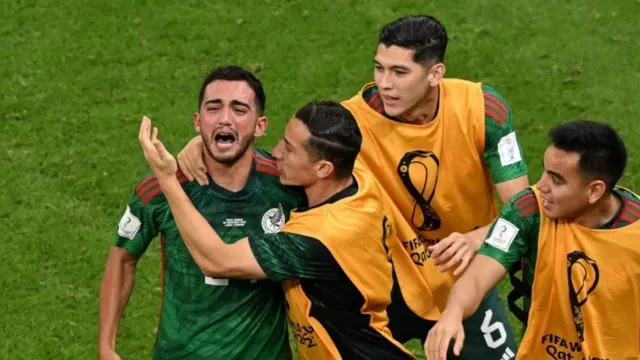 Imagem ilustrativa da notícia México vence Arábia, mas é eliminado pelo saldo de gols