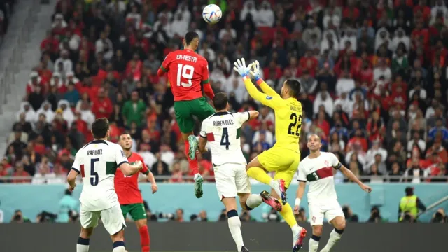 Imagem ilustrativa da notícia Marrocos bate Portugal de CR7 e está na semifinal da Copa