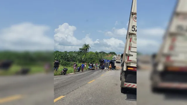 Imagem ilustrativa da notícia Motorista morre após caminhão tombar em rodovia no Pará