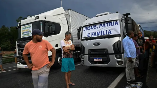 Imagem ilustrativa da notícia Caminhões de atos golpistas foram usados pelo tráfico