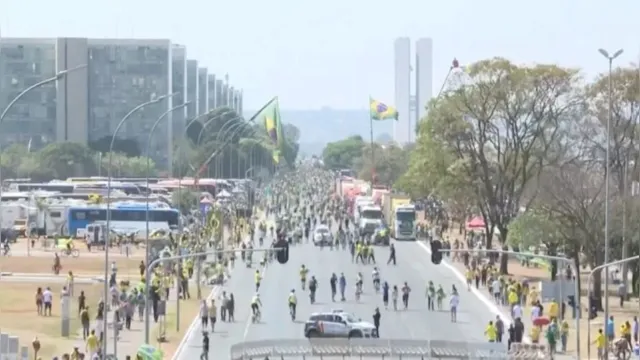 Imagem ilustrativa da notícia Equipe da Jovem Pan é hostilizada por bolsonaristas no DF