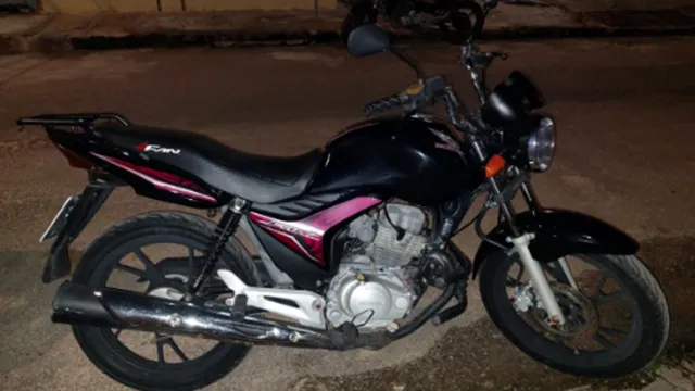 Imagem ilustrativa da notícia Vídeo: Roubou a moto e a empurrou por um quarteirão