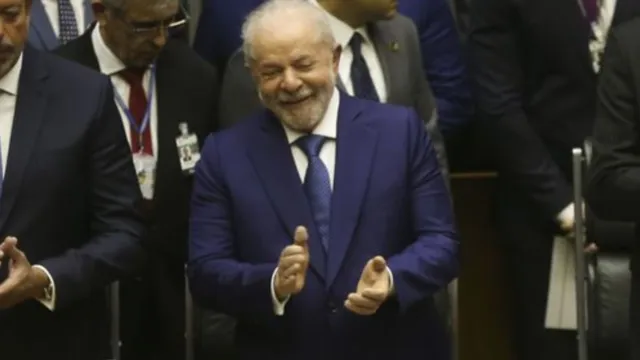 Imagem ilustrativa da notícia Lula não exonerou 8 mil militares no 1º dia de governo