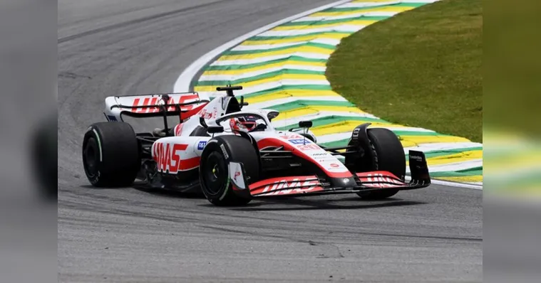 Imagem ilustrativa da notícia F1: Kevin Magnussen surpreende e é pole na Sprint do Brasil