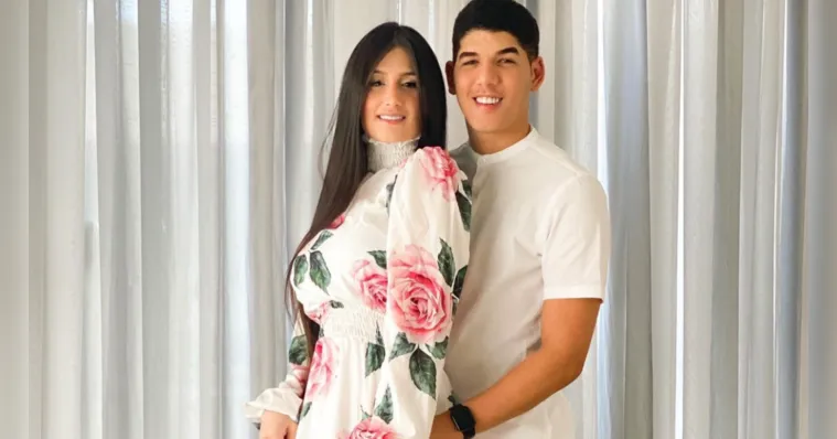 Imagem ilustrativa da notícia Com casamento em crise, Zé Vaqueiro passa a noite em culto 
