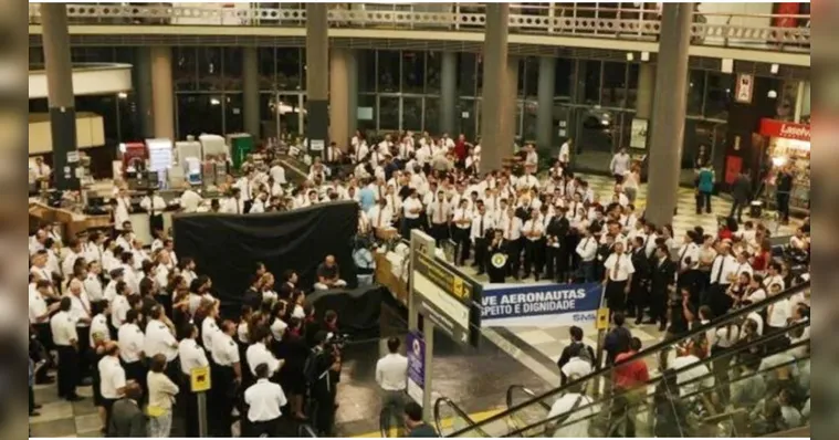 Imagem ilustrativa da notícia Greve de tripulantes causa transtorno em 17 aeroportos