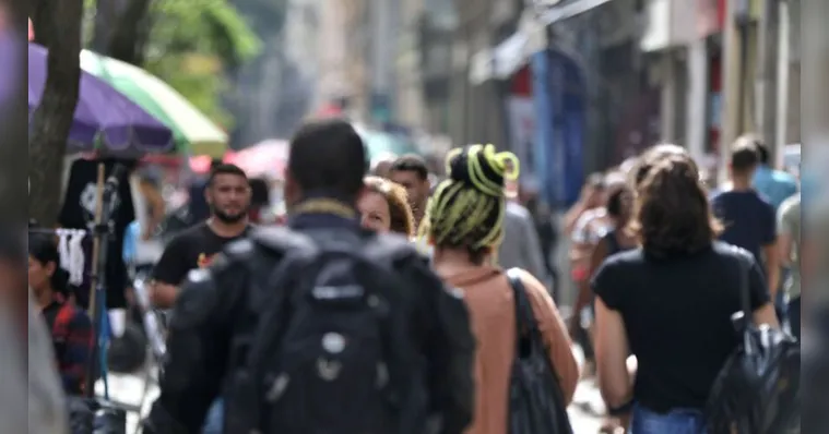 Imagem ilustrativa da notícia IBGE: renda média de brancos é 75,7% maior que a de pretos
