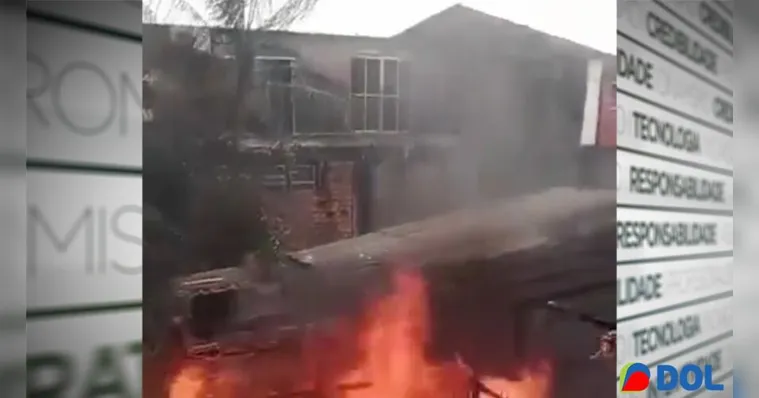 Imagem ilustrativa da notícia Vídeo! Incêndio atinge residências no bairro da Terra Firme