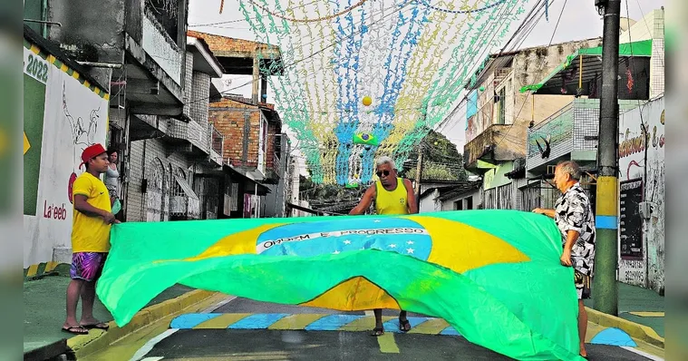 Imagem ilustrativa da notícia Tradição de enfeitar ruas resiste ao tempo e anima moradores