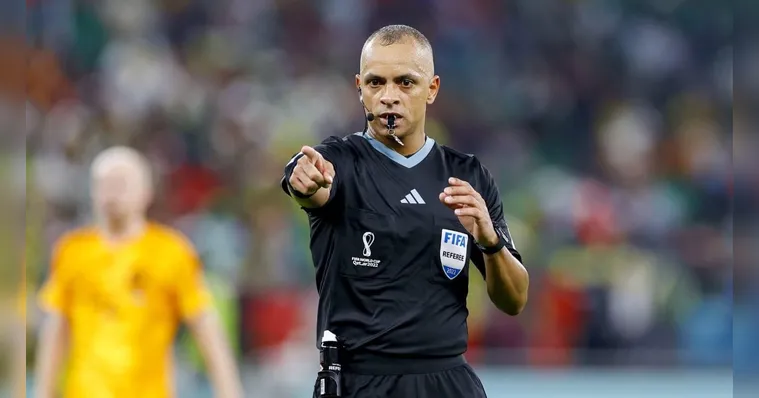 Imagem ilustrativa da notícia Sem Brasil, final da Copa pode ter arbitragem brasileira