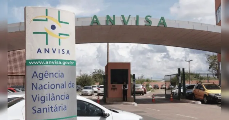 Imagem ilustrativa da notícia Anvisa alerta para risco de produtos para cabelo: "cegueira"