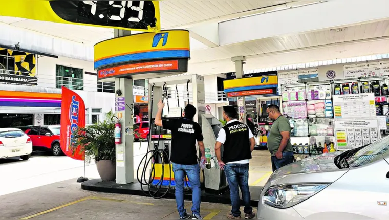 Imagem ilustrativa da notícia Procon fiscaliza aumento da gasolina em postos de Belém