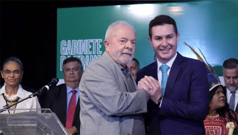 Imagem ilustrativa da notícia Lula anuncia Jader Filho e outros ministros. Veja a equipe