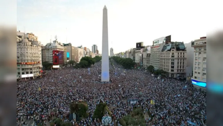 Imagem ilustrativa da notícia Argentinos comemoram nas ruas a conquista da Copa do Mundo