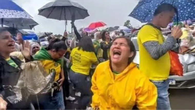 Imagem ilustrativa da notícia Bolsonaristas se recusam a acreditar no resultados das urnas