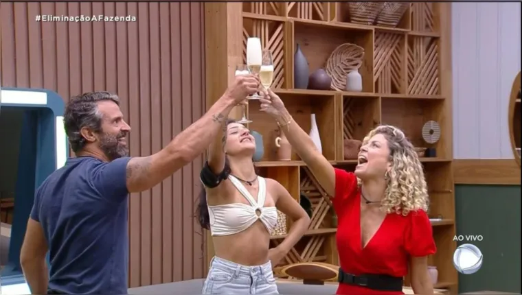 Imagem ilustrativa da notícia Bia, Bárbara e Iran disputam a final do reality A Fazenda 14