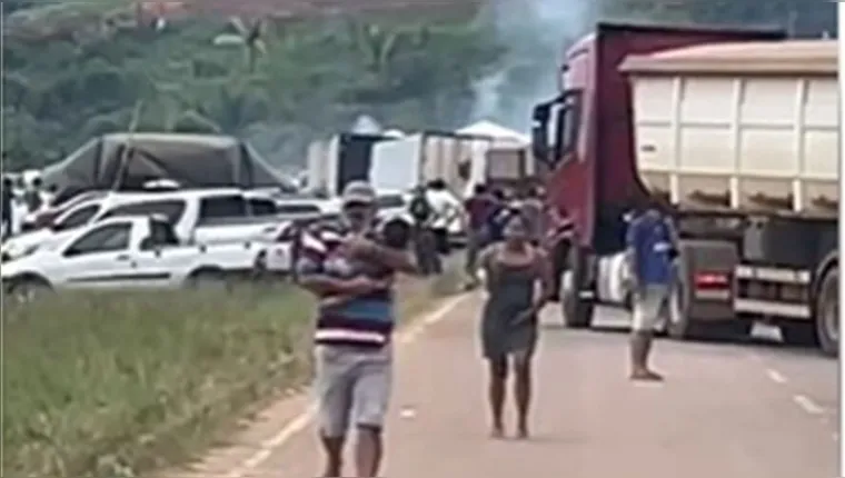 Imagem ilustrativa da notícia Vídeo: Golpistas atacam e trocam tiros com PRF no Pará