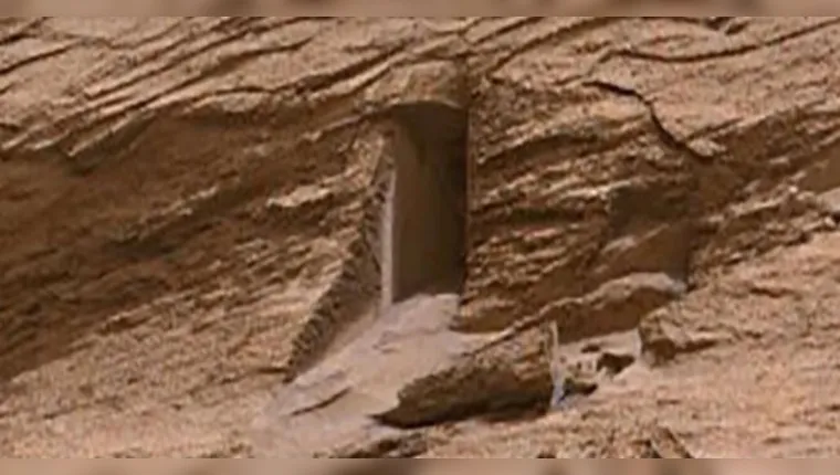 Imagem ilustrativa da notícia “Portal” misterioso em Marte é fotografado pela NASA