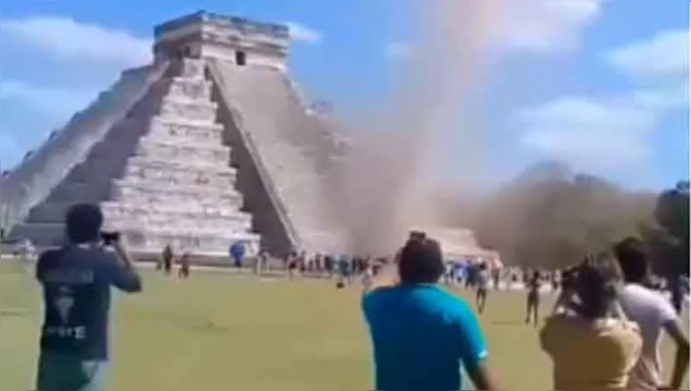Imagem ilustrativa da notícia Vídeo: Turistas capturam estranho fenômeno nas ruínas Maias