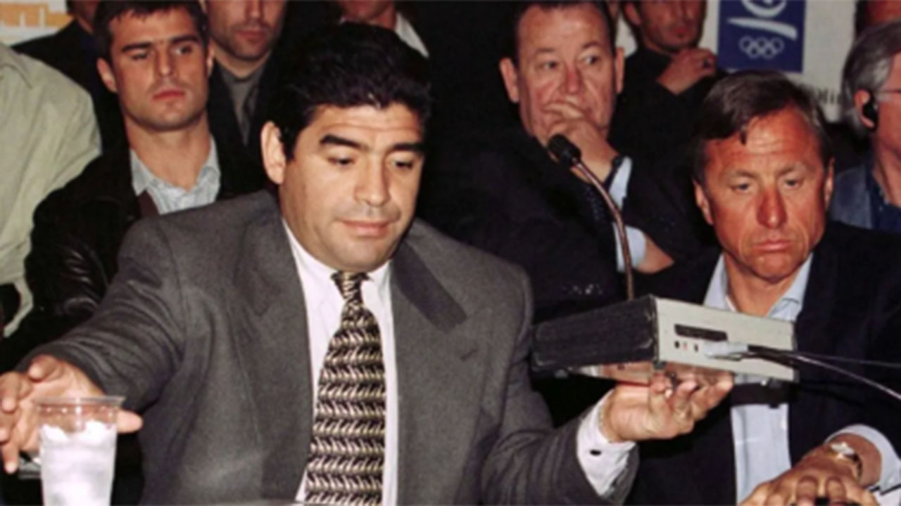 Vídeo: Cruyff e Maradona seguem como ícones de suas seleções