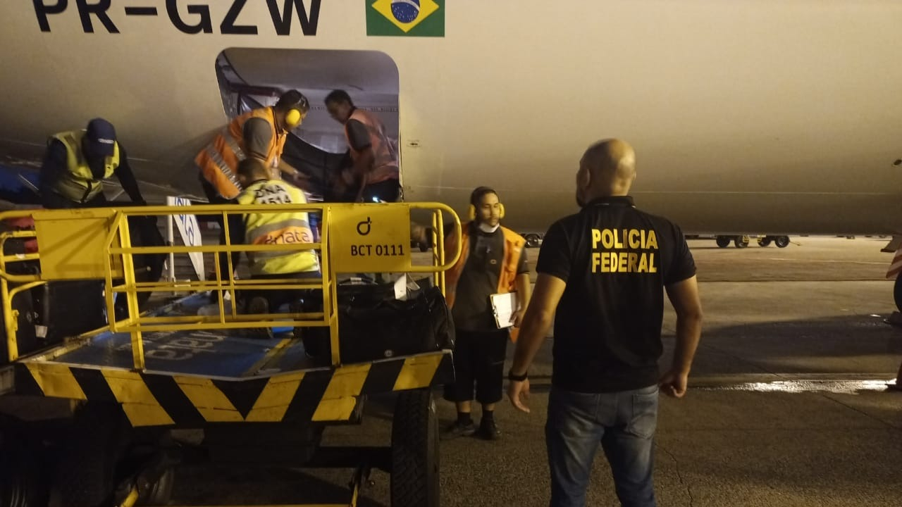 PF prende mulher com 14 kg de "supermaconha" no aeroporto