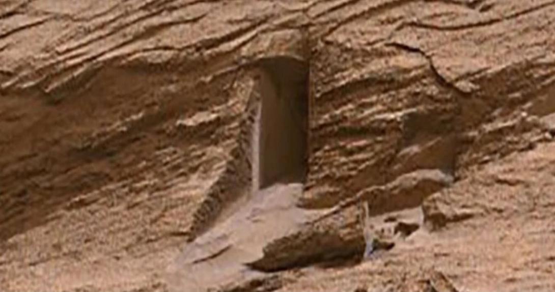 Mysterious ‘gateway’ on Mars photographed by NASA