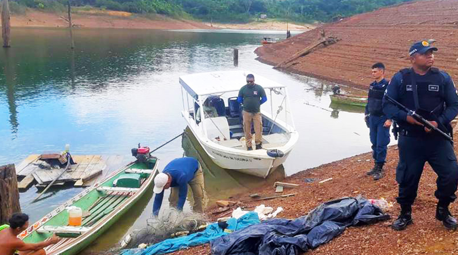 Além do pescado, as equipes de Semas e Ideflor-Bio também apreenderam uma motosserra e material de pesca utilizado na atividade ilegal