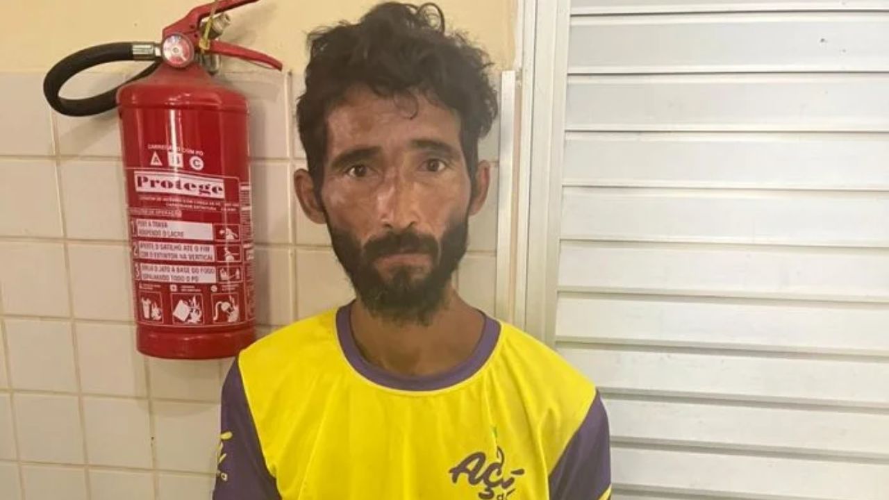 Thiago Sousa da Cruz queria mais dinheiro para comprar drogas e, por isso, penhorou a própria filha em uma boca de fumo Thiago Sousa da Cruz queria mais dinheiro para comprar drogas e, por isso, penhorou a própria filha em uma boca de fumo