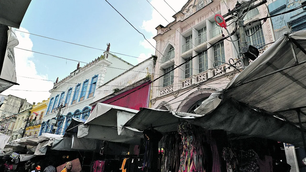 Rua tem muitos casarões históricos