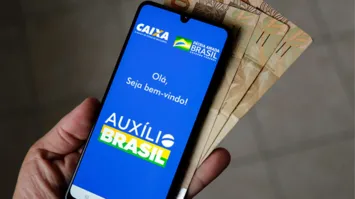 Auxílio Brasil: calendário de pagamentos foi interrompido por cinco dias neste Carnaval.