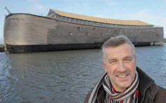 Johan Huibers passou cerca de 20 anos de sua vida empenhado em construir uma réplica da "Arca de Noé" em tamanho real
