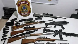 Armas apreendidas pela PF durante operação de combate aos atos antidemocráticos em Santa Catarina.