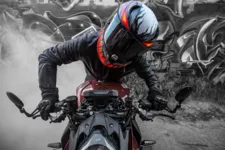 Imagem ilustrativa da notícia Chega ao Brasil capacete com tecnologia de motovelocidade