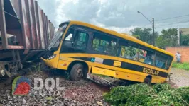 No ônibus havia 25 pessoas, sendo duas monitoras, o motorista e 22 crianças, que eram alunas da Associação de Pais e Amigos dos Excepcionais (APAE)