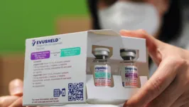 Medicamento Evusheld (ou AZD7442), da AstraZeneca, para tratamento da Covid-19.