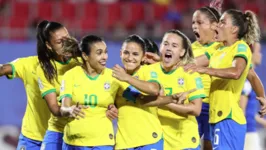 Seleção brasileira joga a Copa do Mundo, em junho.