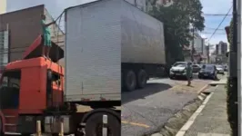 Condutor da carreta arrancou fios de energia para passar com o veículo de grande porte na travessa Benjamin Constant, no bairro do Reduto