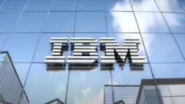 A IBM é uma provedora líder global de serviços de consultoria, nuvem híbrida e IA.