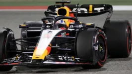 Holandês Max Verstappen largou na pole e venceu com facilidade