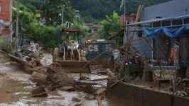 O Centro Nacional de Monitoramento e Alertas de Desastres Naturais (Cemaden) afirmou que previu os temporais com três dias de antecedência e comunicou a Defesa Civil Nacional e as defesas civis locais.