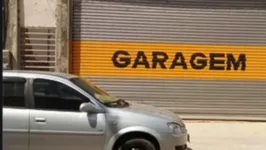 Carro estacionado em local proibido