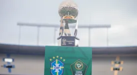 Taça da Copa Verde no estádio Serra Dourada antes de Vila Nova x Paysandu