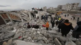 Ao menos cinco mil pessoas já foram encontradas mortas após destruição provocada por terremoto