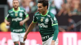 O Palmeiras enfrenta o Santos pelo Campeonato Paulista