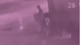 Vídeo mostra ação de ladrões na Feira do Telégrafo, em Belém.